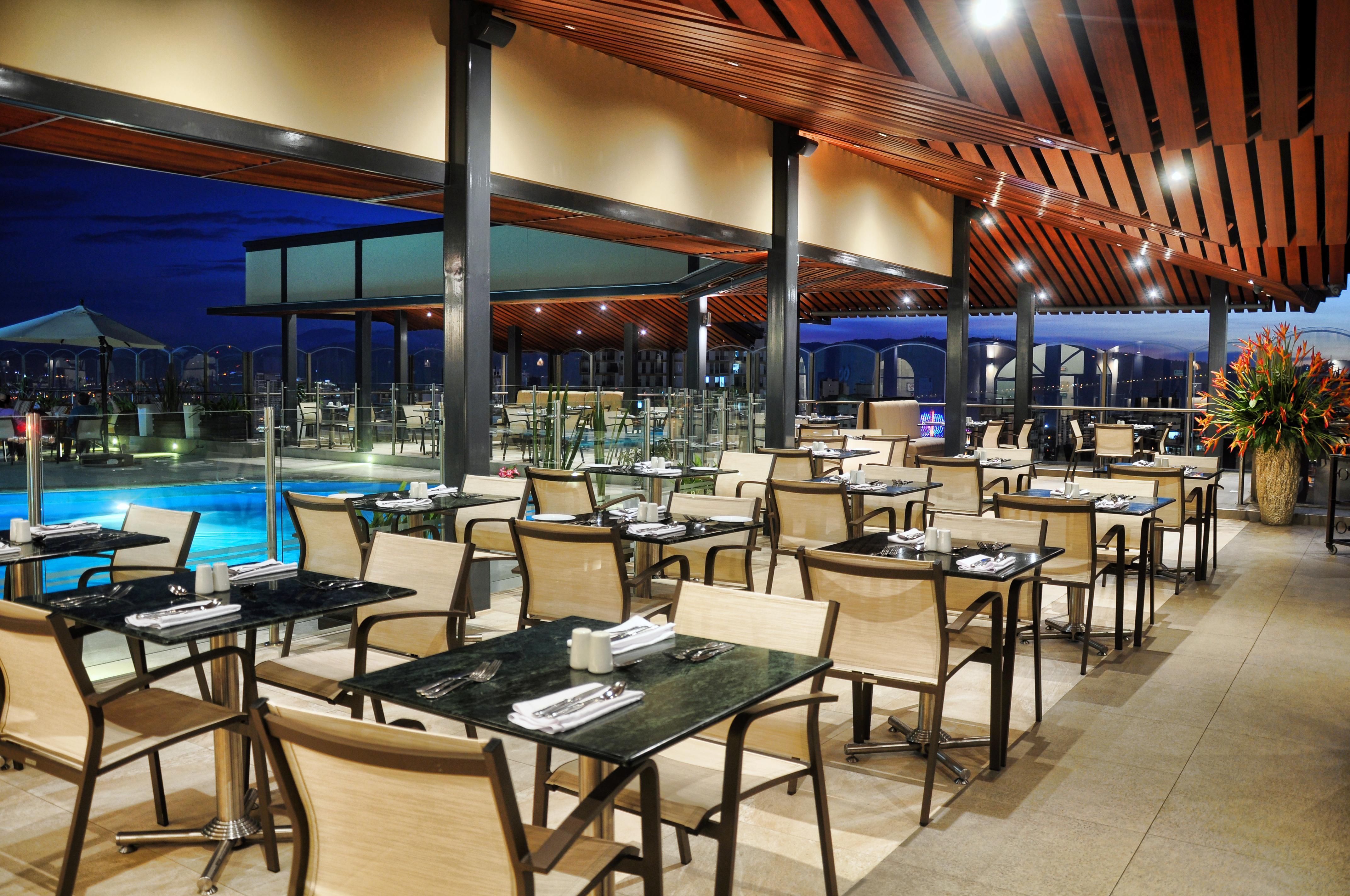 Hotel Dann Carlton Bucaramanga Ngoại thất bức ảnh The Pool Bar